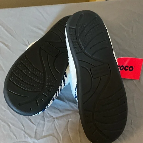 NFL New England Patriots women’s slippers - Picture 3 of 5